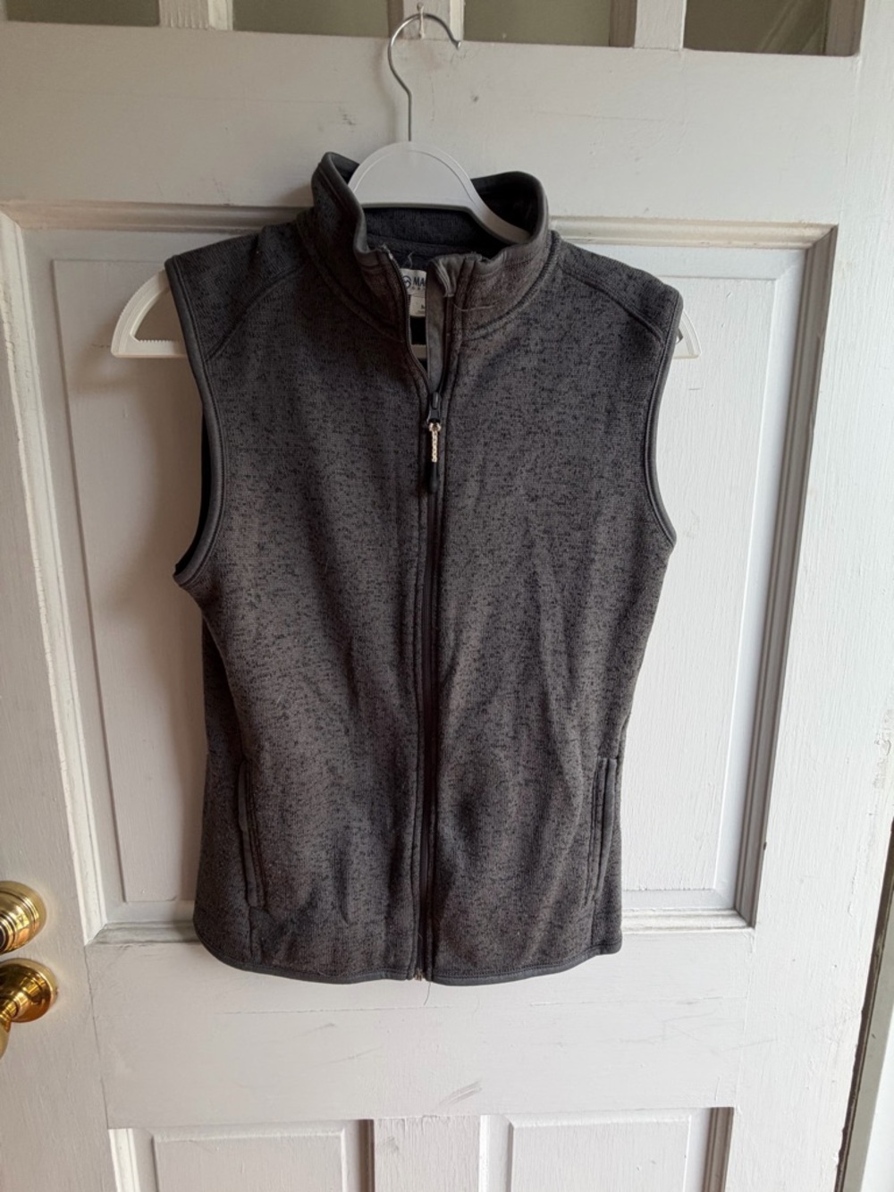 Magellan Outdoors Charcoal Gray Zip-Up Fleece Vest